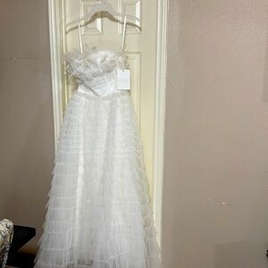 Beautiful strapless prom or wedding dress